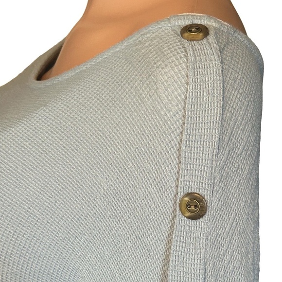 Hanger 55 Blue Woven Top Front Twist Button Shoulder Casual Blouse Size Large - Picture 7 of 13